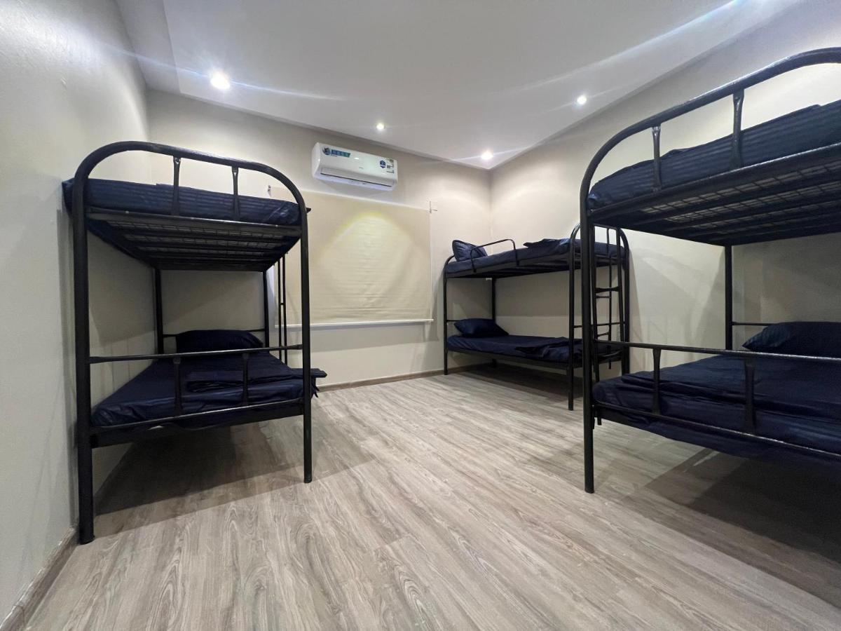 Hakimdom Hostel *